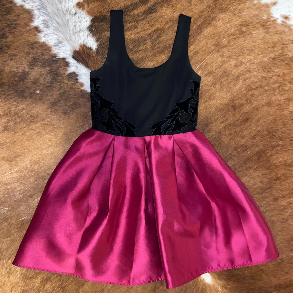 Teezeme dress, cute junior mini dress, velvet detail, slightly worn